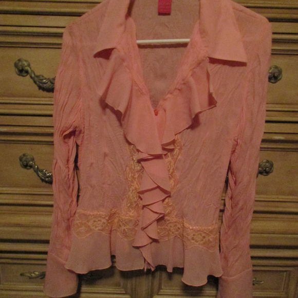 Lace & Ruffle - Picture 2 of 6